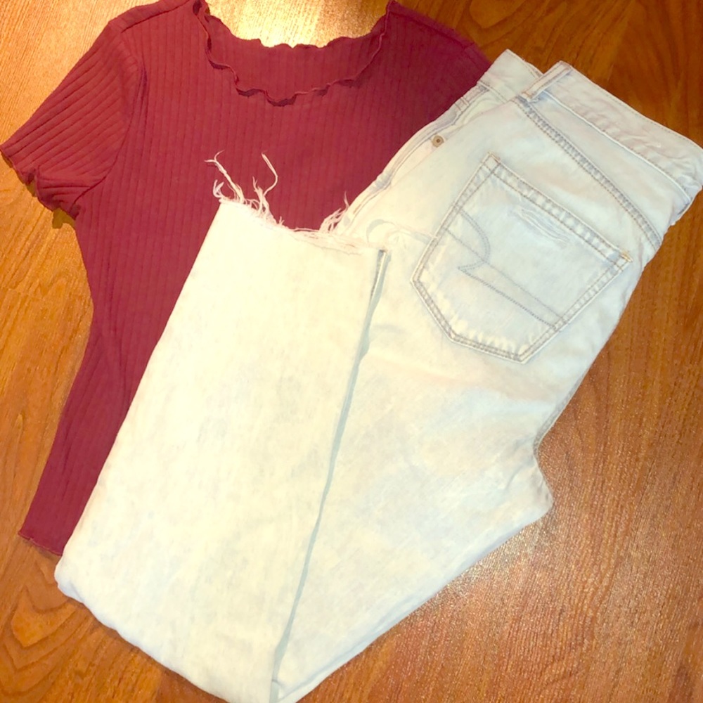 NEW AE light washed high waisted mom jeans